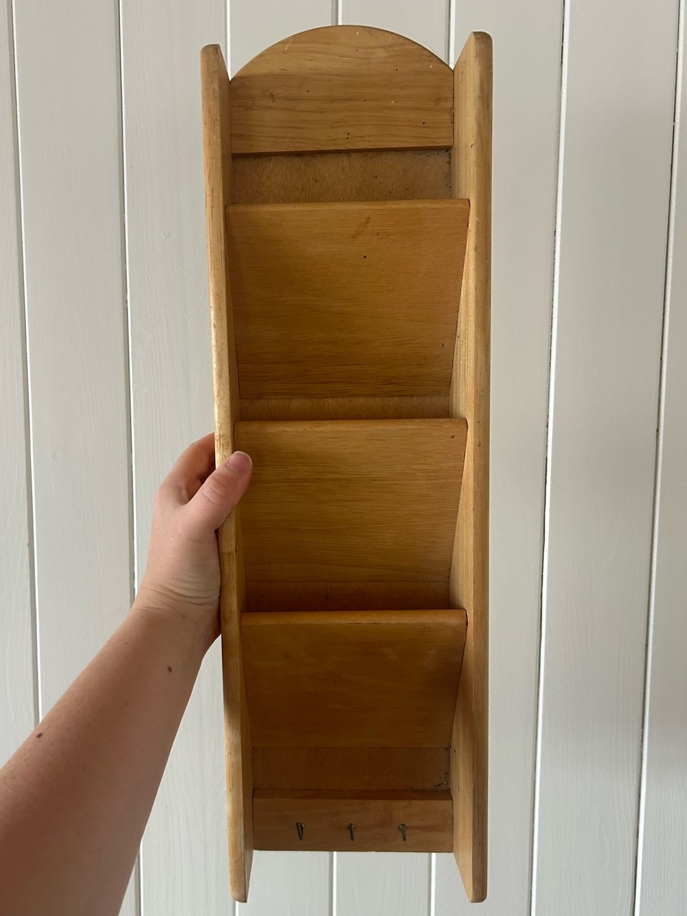 Wooden Wall Mail Organizer with 3 Pockets & Key Hooks